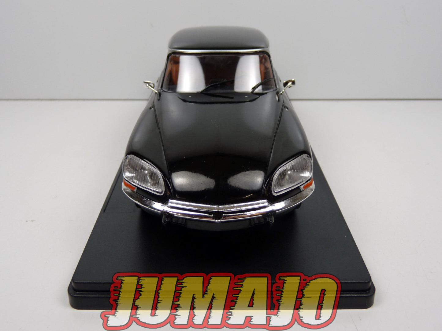 PTVQ8 Voiture 1/24 SALVAT Models : CITROEN DS 23 1973
