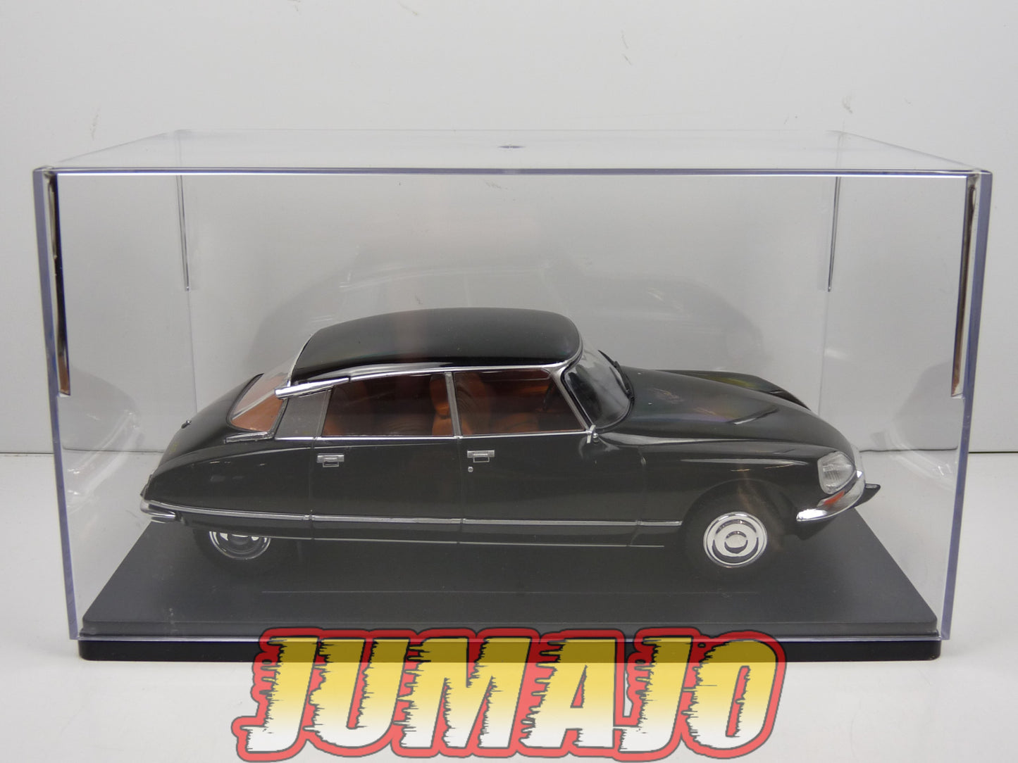 PTVQ8 Voiture 1/24 SALVAT Models : CITROEN DS 23 1973