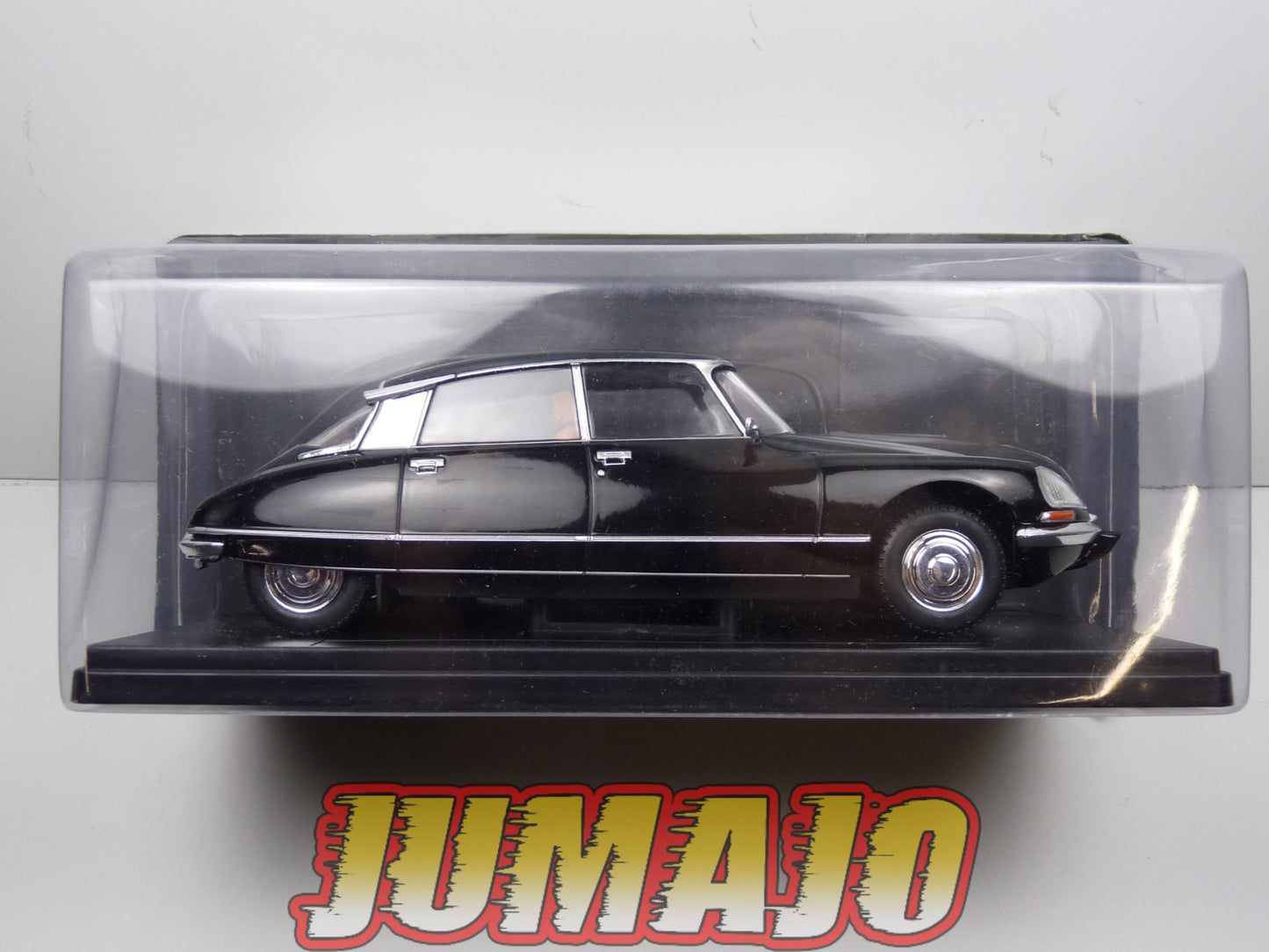 PTVQ8 Voiture 1/24 SALVAT Models : CITROEN DS 23 1973