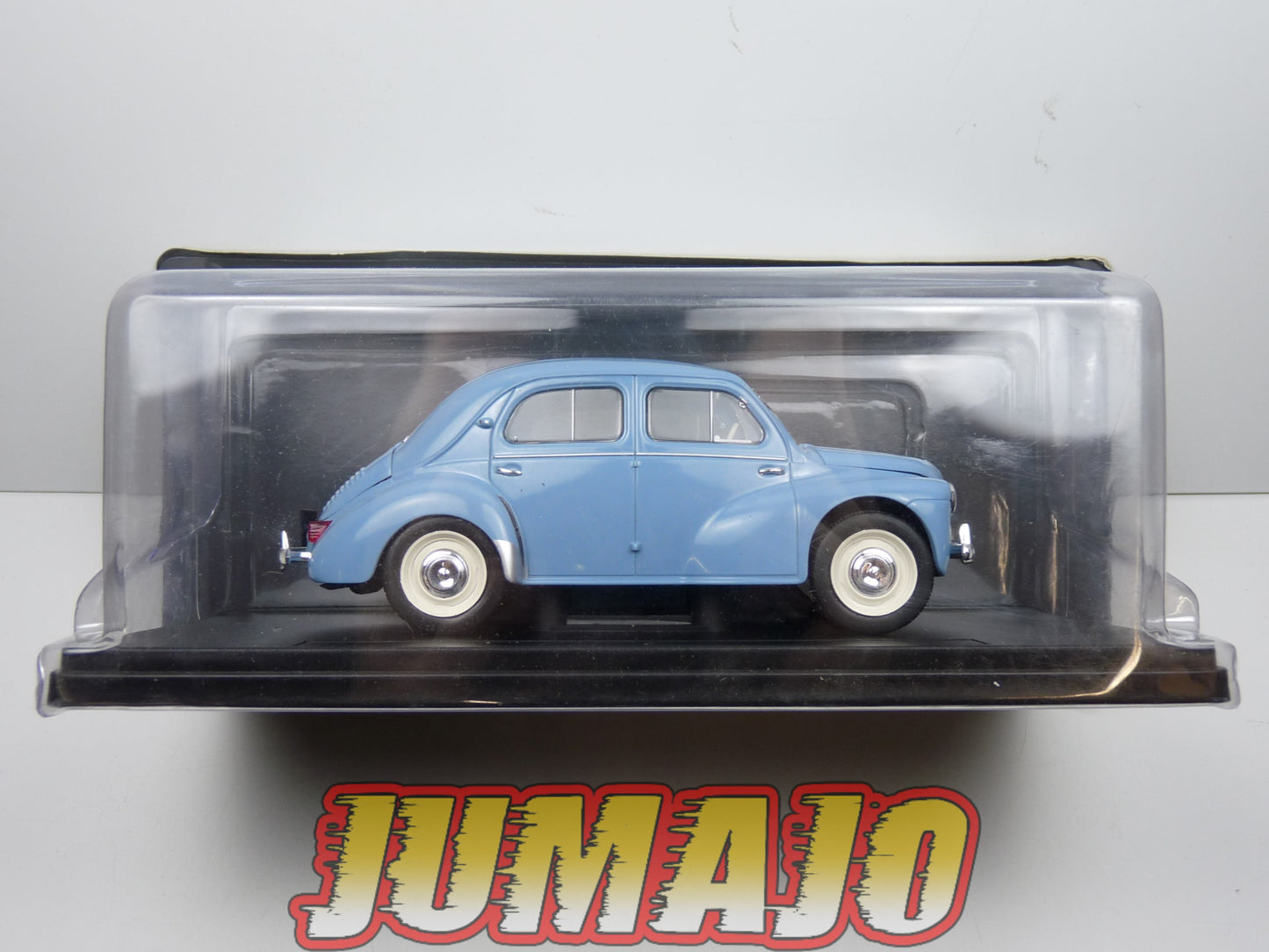 PTVQ9 Voiture 1/24 SALVAT Models : RENAULT 4CV Joaninha 1958