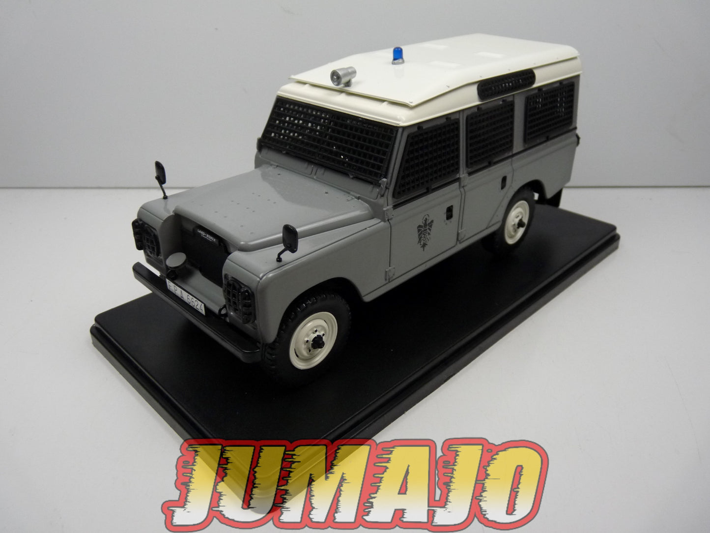 PVQ4 Voiture 1/24 SALVAT test espagne : Land Rover Santana 109 Policia Armada 1976 Police