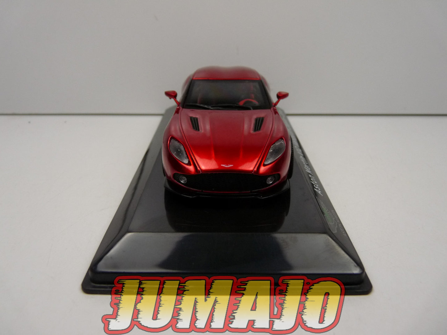 SC36 voiture 1/43 SALVAT Supercars : ASTON MARTIN V12 Vanquish Zagato 2016