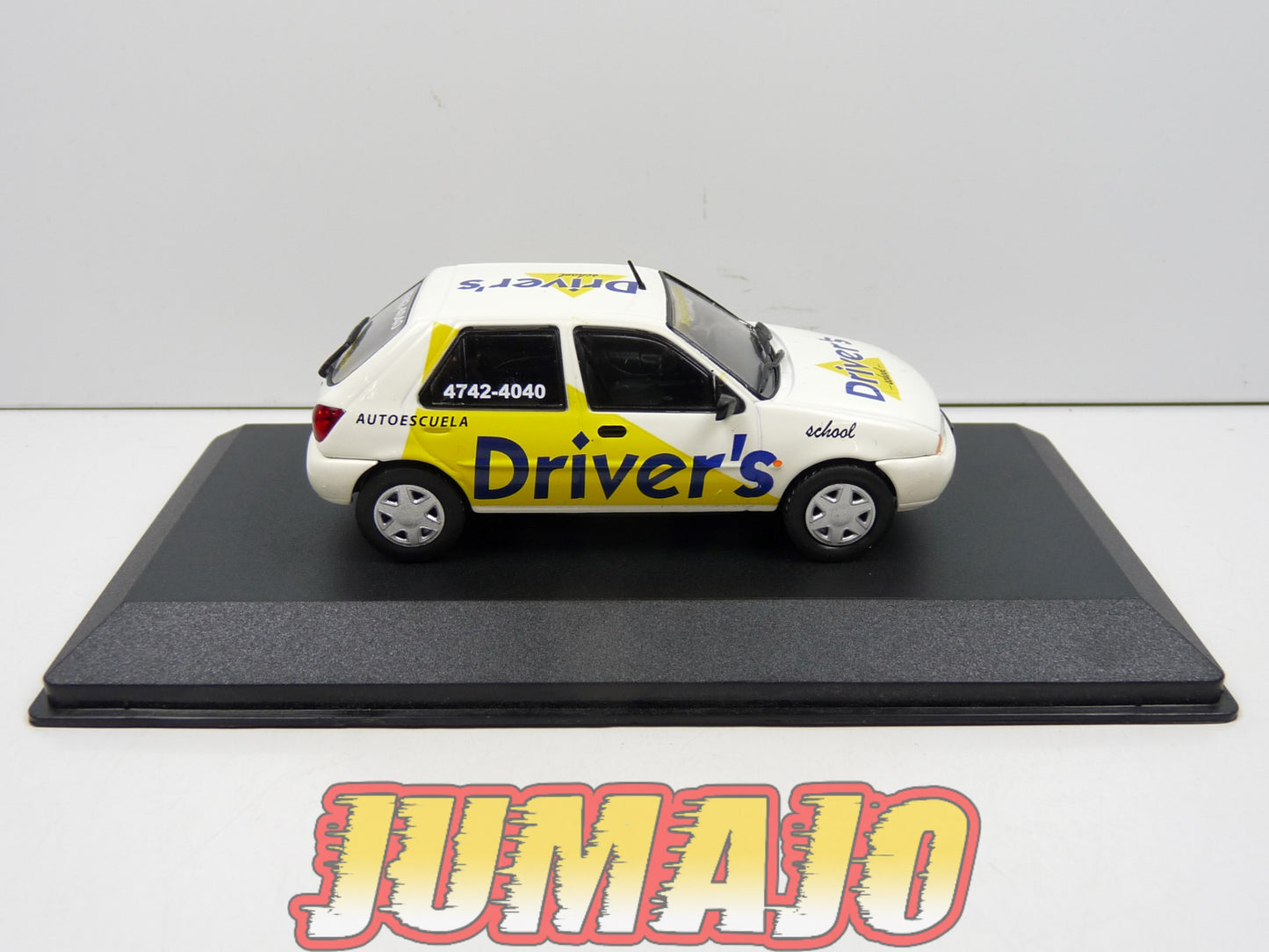 SER38 Voiture 1/43 SALVAT Vehiculos Servicios : FORD Fiesta CLX - Auto école Driver's (1997)