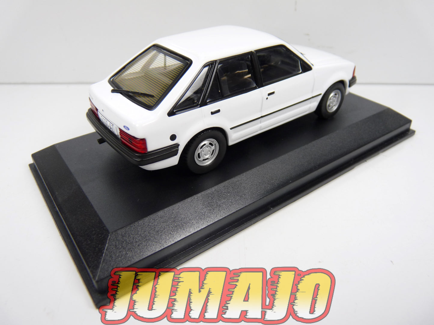 VAE209 voiture 1/43 IXO Altaya : Ford Escort XR3 (1982) Espagne Blanche