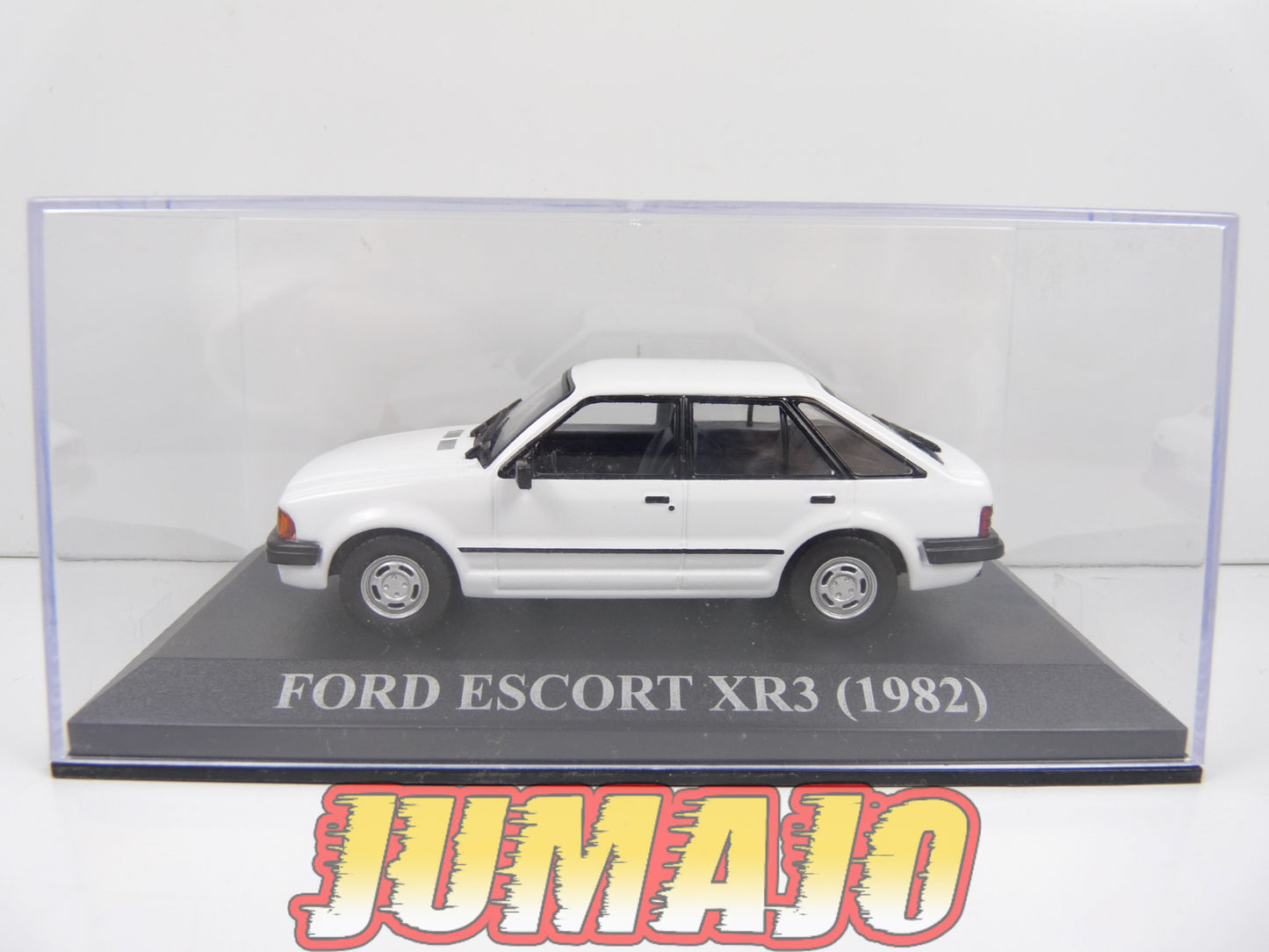 VAE209 voiture 1/43 IXO Altaya : Ford Escort XR3 (1982) Espagne Blanche