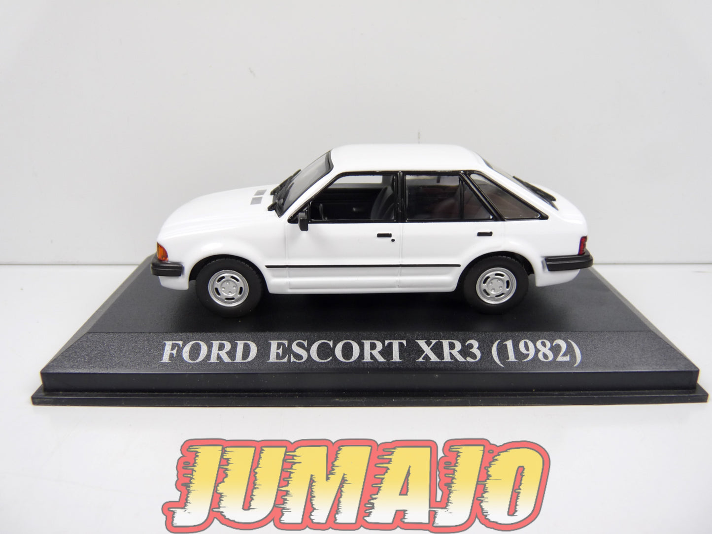 VAE209 voiture 1/43 IXO Altaya : Ford Escort XR3 (1982) Espagne Blanche