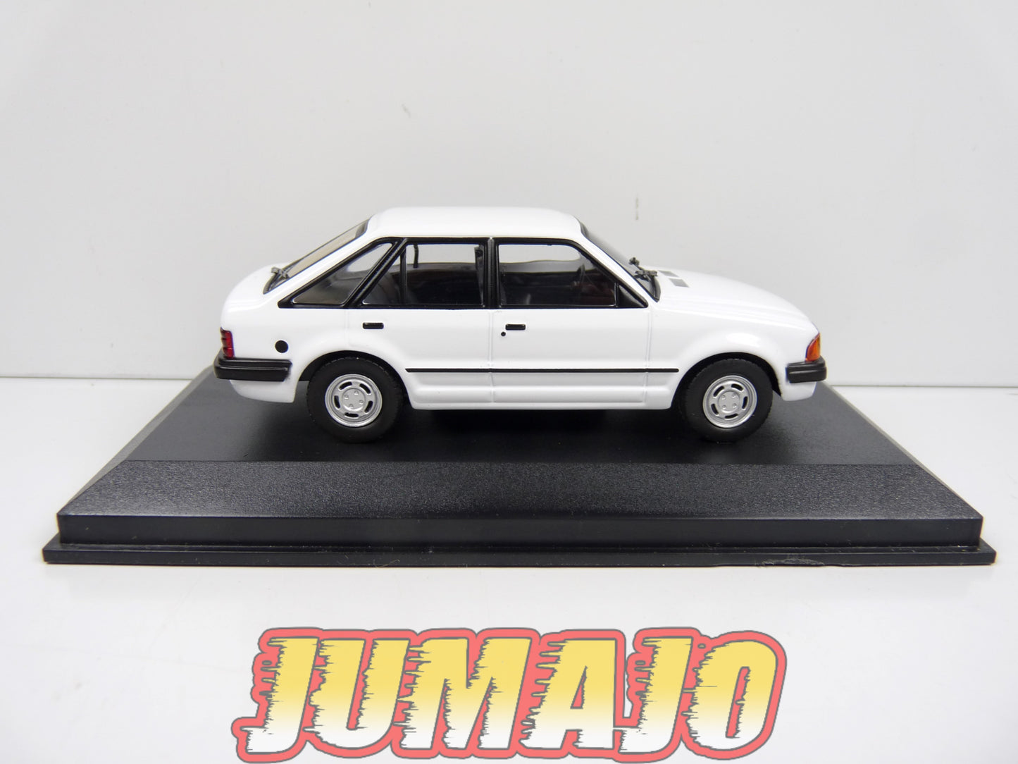 VAE209 voiture 1/43 IXO Altaya : Ford Escort XR3 (1982) Espagne Blanche