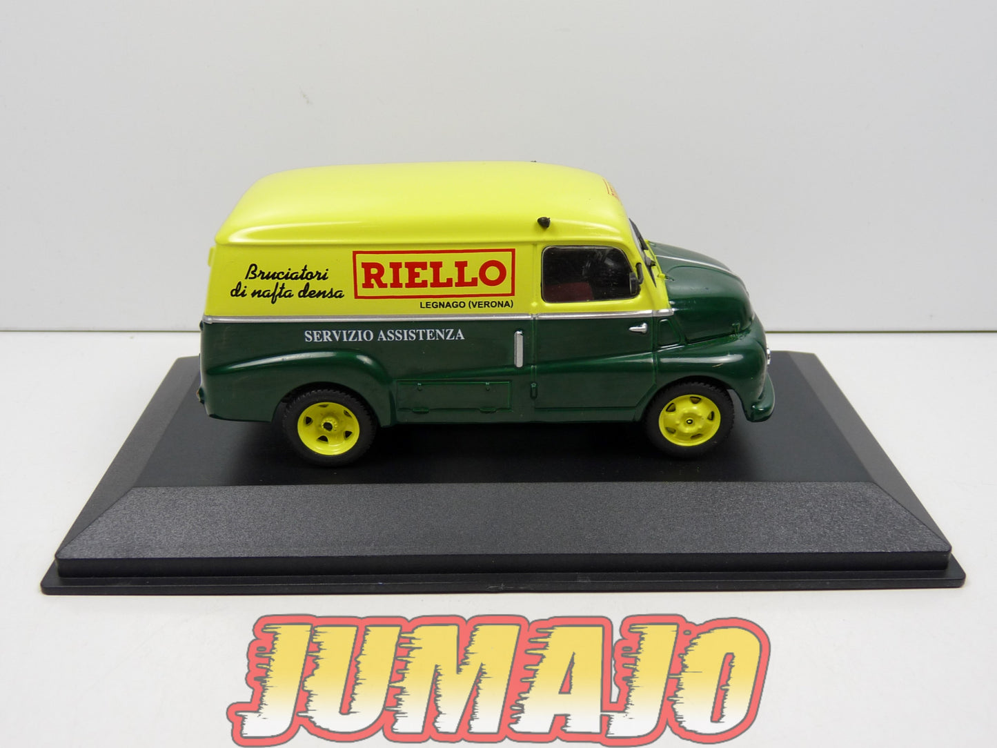 VCE32 1/43 IXO Commerciale Epoque : FIAT 615 Furgonne Riello 1953