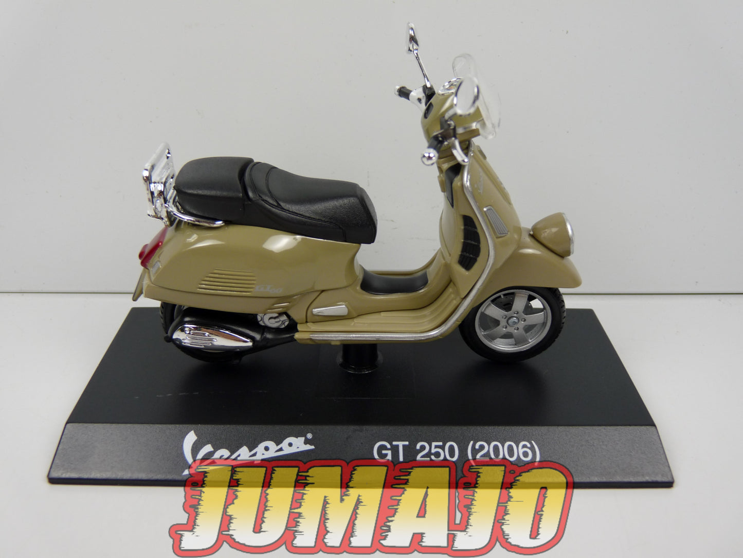 VES56 MOTO VESPA ITALIE Fassi Toys 1/18 : VESPA GT 250 2006