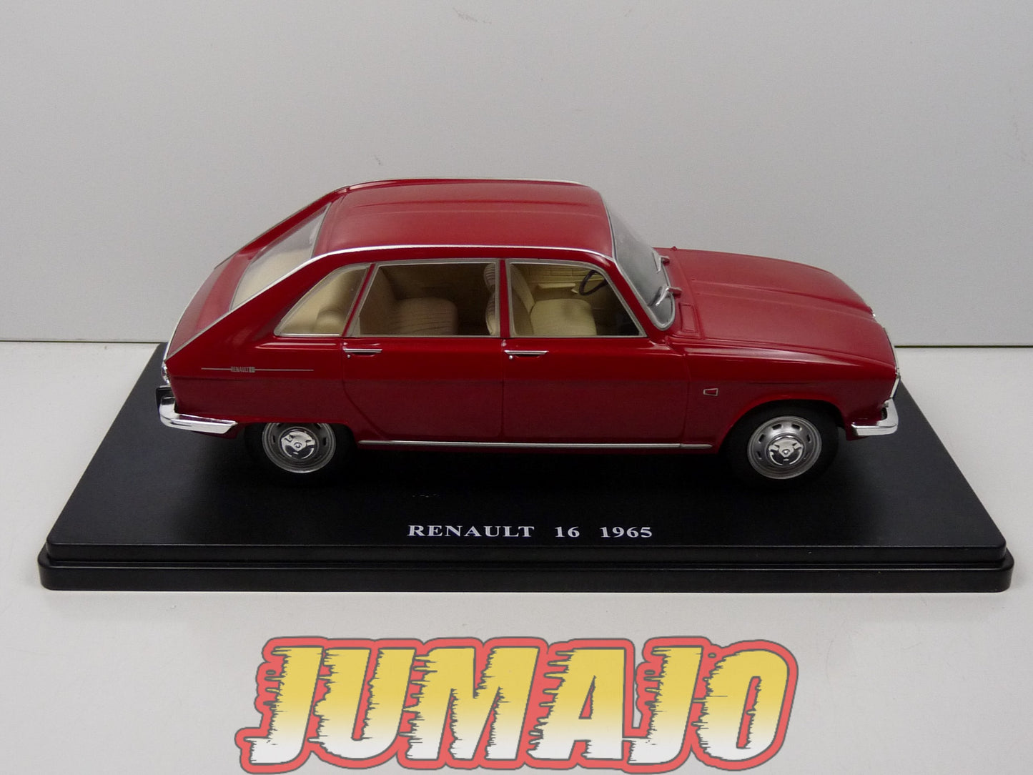 VQ57 Voiture 1/24 SALVAT Models : Renault 16 1965