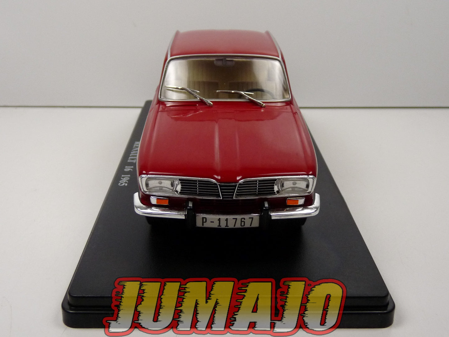 VQ57 Voiture 1/24 SALVAT Models : Renault 16 1965