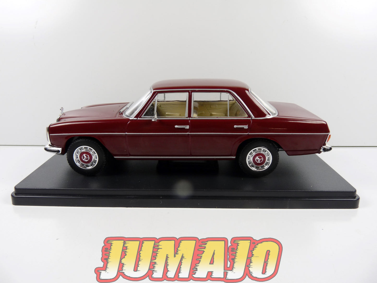 VQV33 Voiture 1/24 Hachette : MERCEDES-BENZ W115 200D 1968
