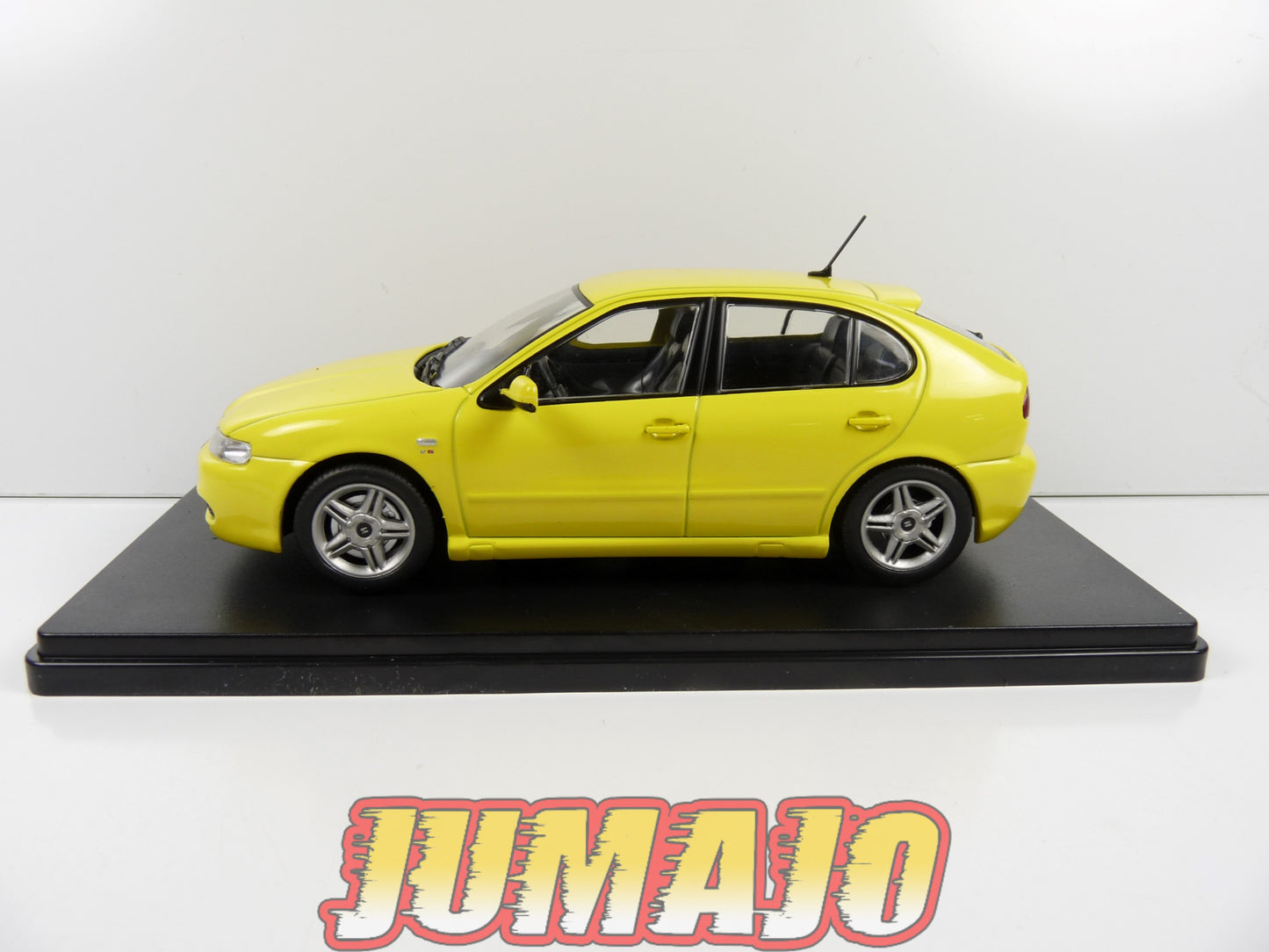 VQV83 Voiture 1/24 Hachette : SEAT Leon VR6 Cupra 2000