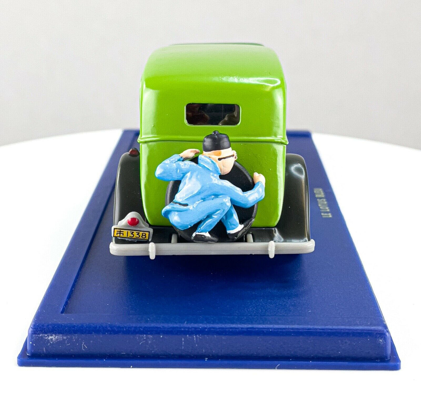TIN9 Atlas 1/43 TINTIN en Voiture : La Limousine du Lotus Bleu 1946 *Occasion