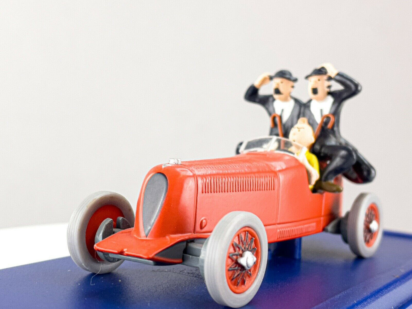 TIN2 Atlas 1/43 TINTIN en Voiture : Le Bolide rouge Années 30 *Occasion