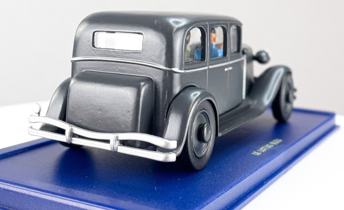 TIN38 Atlas 1/43 TINTIN en Voiture : Chrysler six 1931 limousine *Occasion