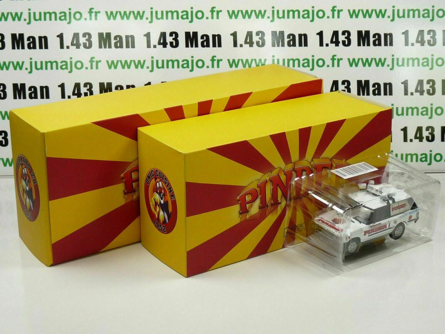 LOT 3 Camions 1/43 CIRQUE PINDER IXO : BERNARD + UNIC ZU51 + Range Rover
