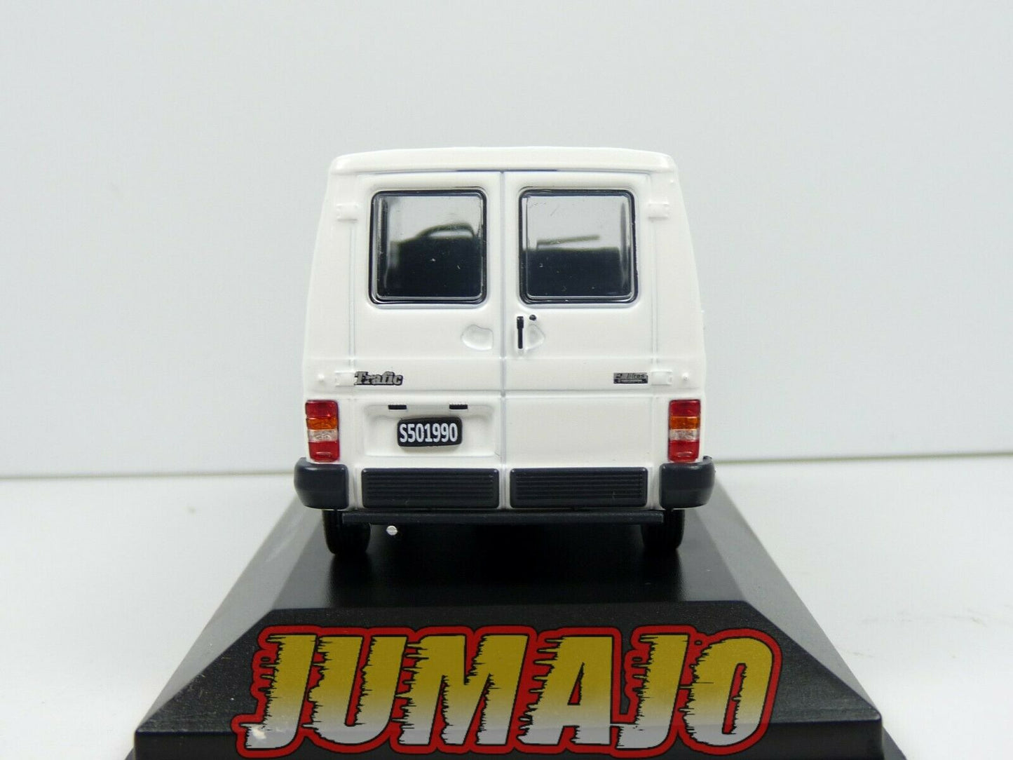 AQV19 Voiture 1/43 SALVAT Inolvidables 80/90 : RENAULT Trafic 1986 tôlé blanc L1H1