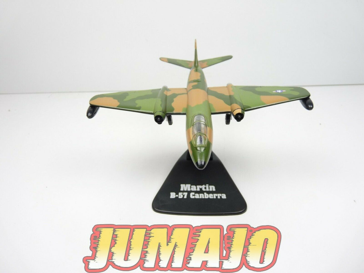 AV10 AVION militaire 1/144 : MARTIN B-57 Camberra