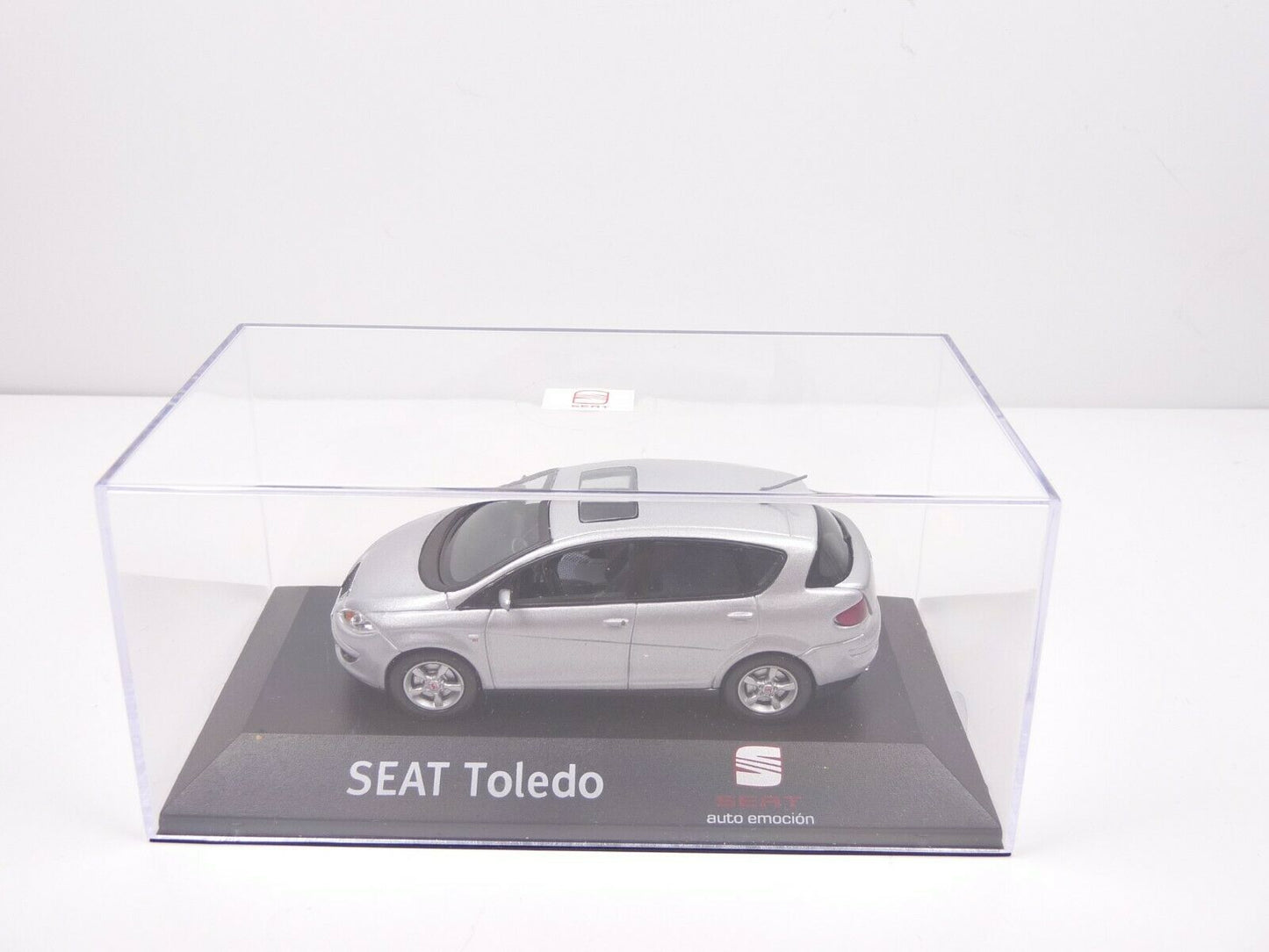 SEA30 Voiture 1/43 SEAT dealer models FISCHER : Toledo III