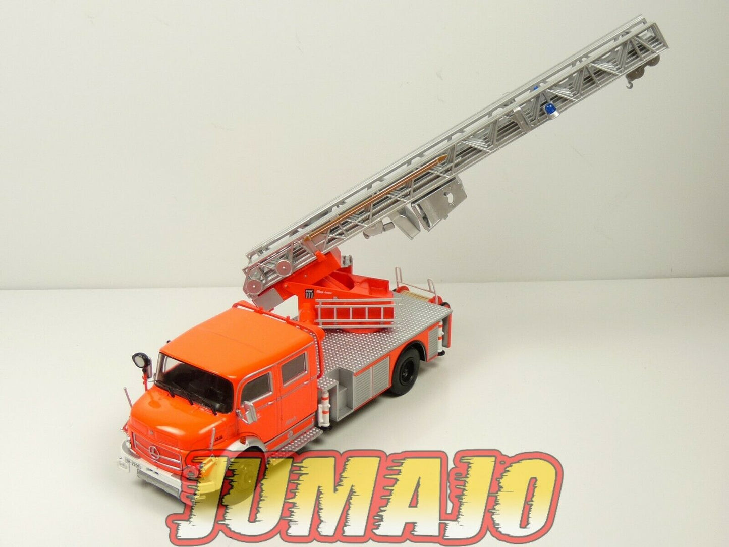 CP4 camion POMPIER 1/43 IXO salvat MERCEDES L1519 grande échelle