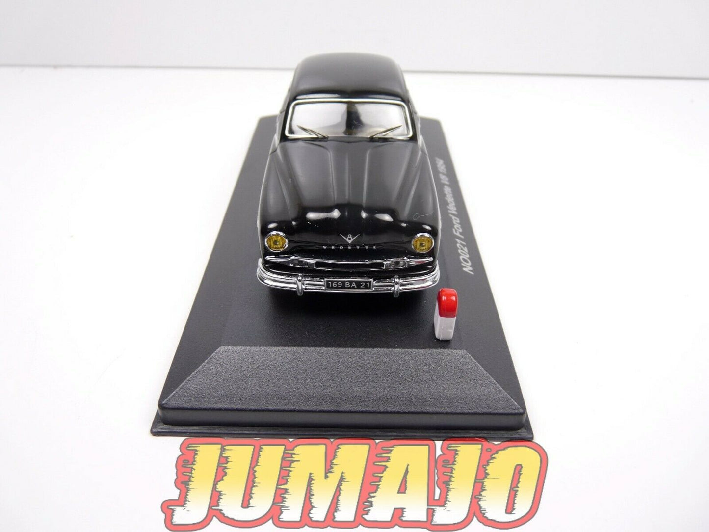 FRD1 voiture UNIVERSAL HOBBIES NOSTALGIE 1/43 : FORD vedette V8 1954