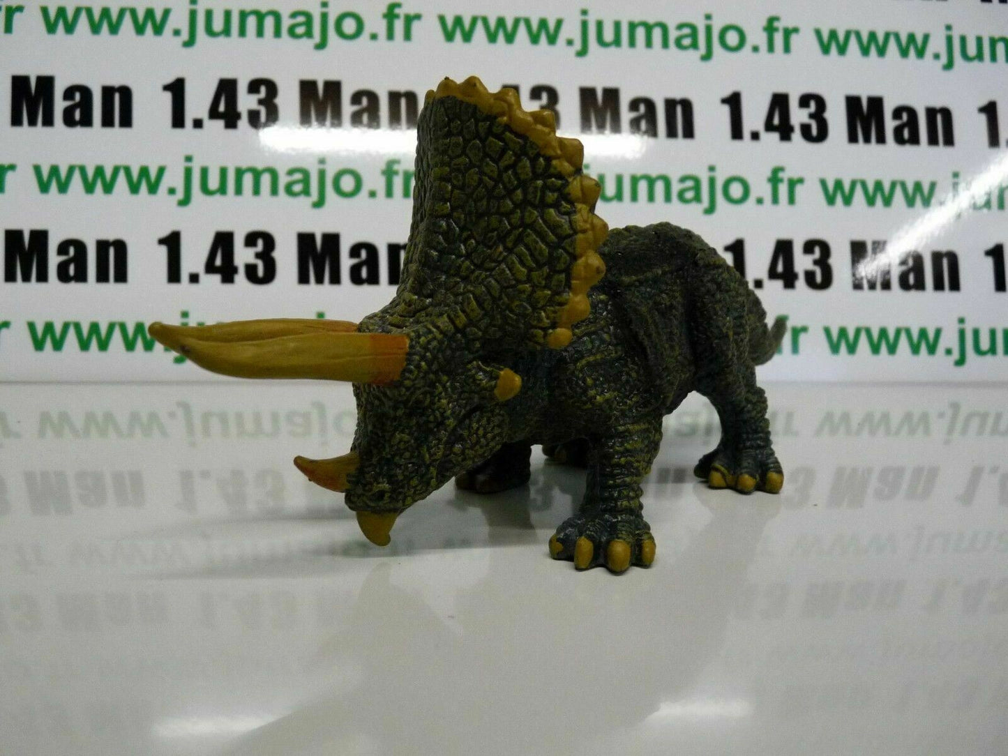 Lot 4 figurines PVC DINOSAURES 14/18 cm Tyrannosaure Diplodocus Tricératops Stégo