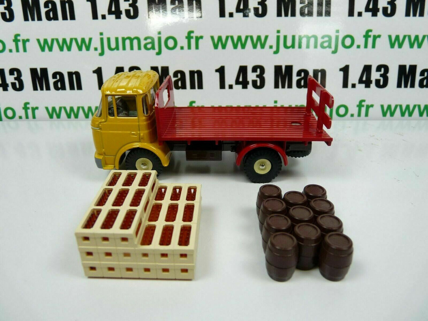 DT80 Voiture réédition DINKY TOYS atlas : 588 Plateau Brasseur GAK Berliet UK
