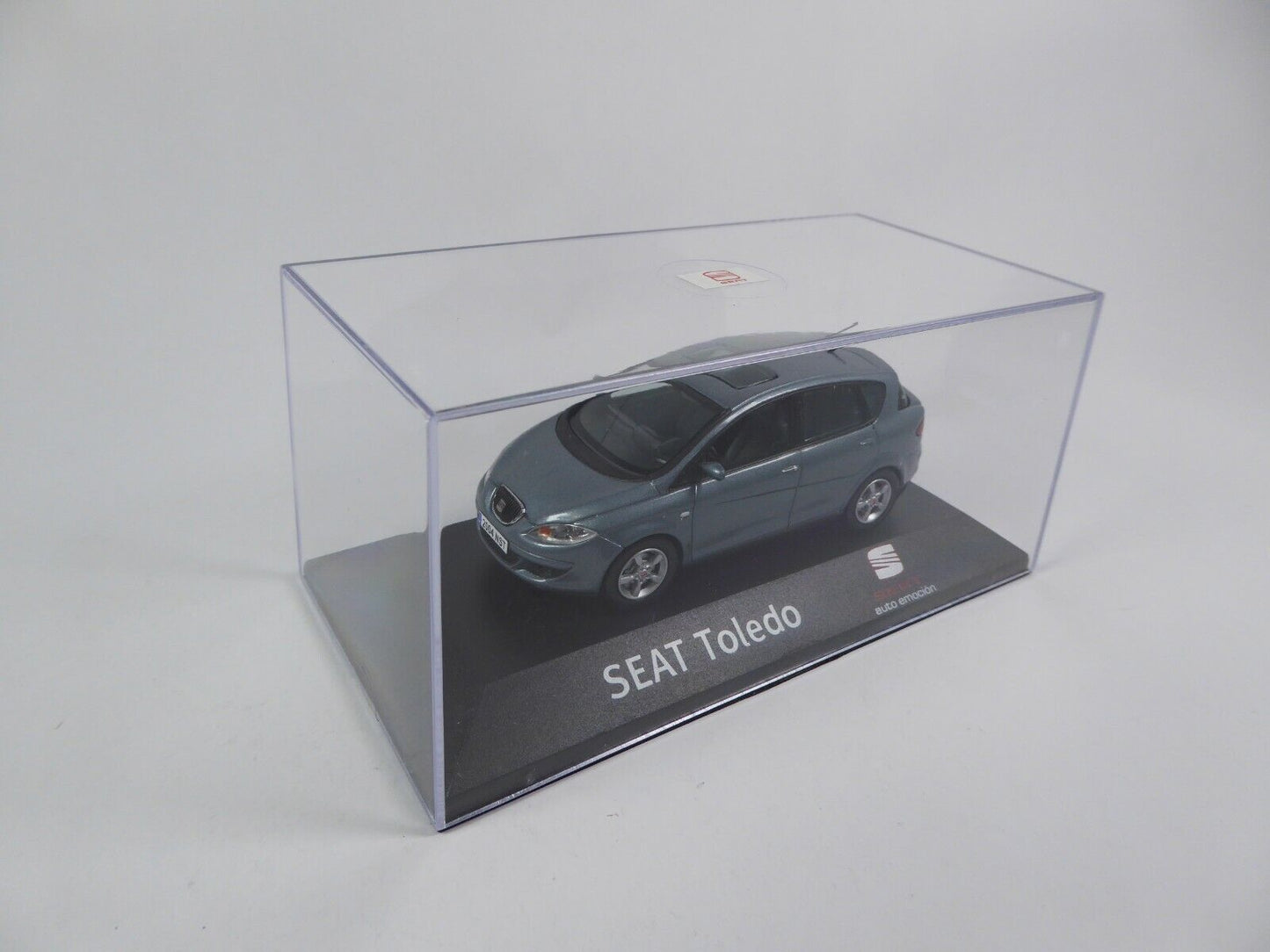 SEA20 Voiture 1/43 SEAT dealer models FISCHER : TOLEDO III