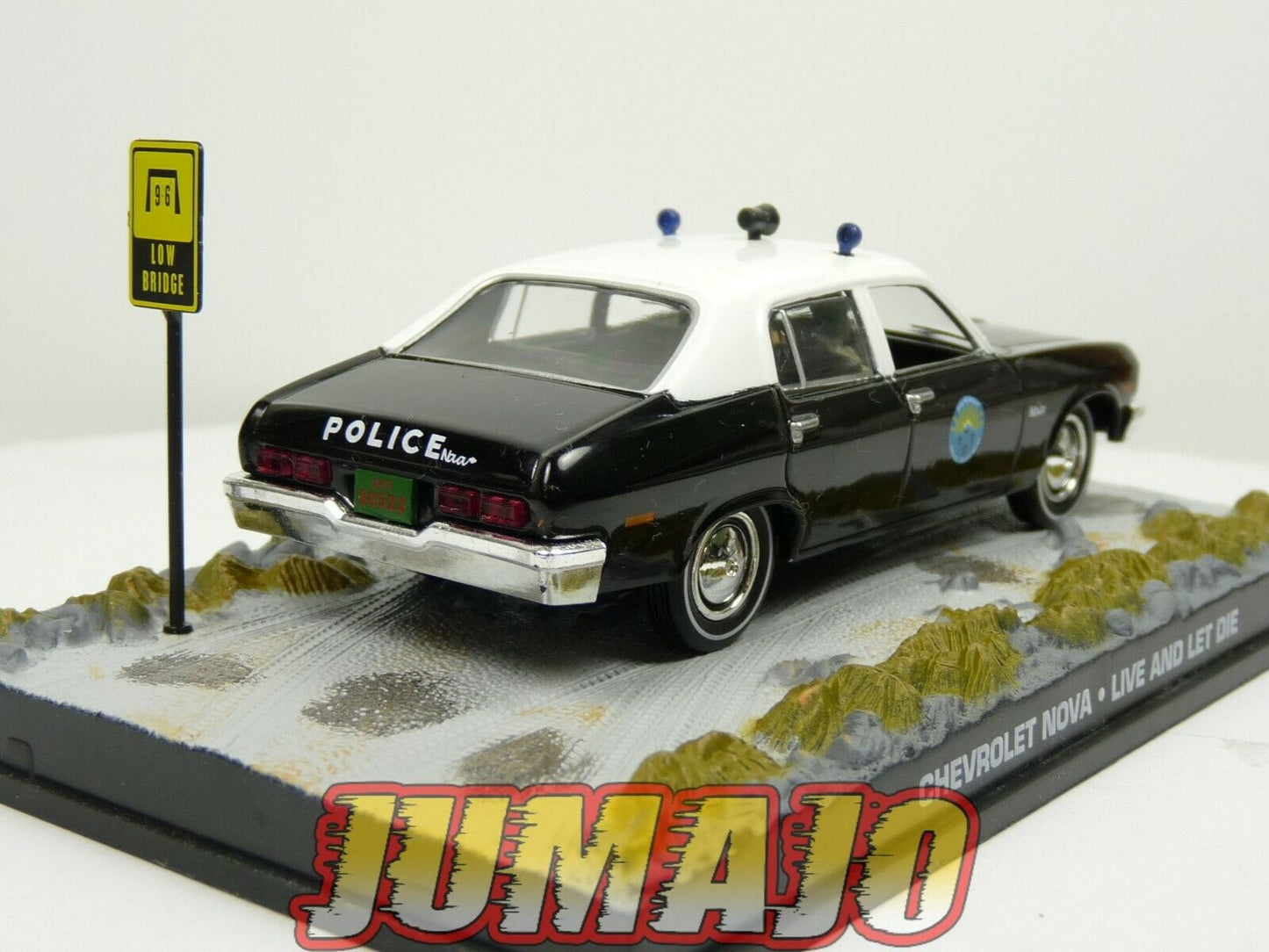 JB43 voiture 1/43 IXO 007 JAMES BOND : CHEVROLET Nova live and let die