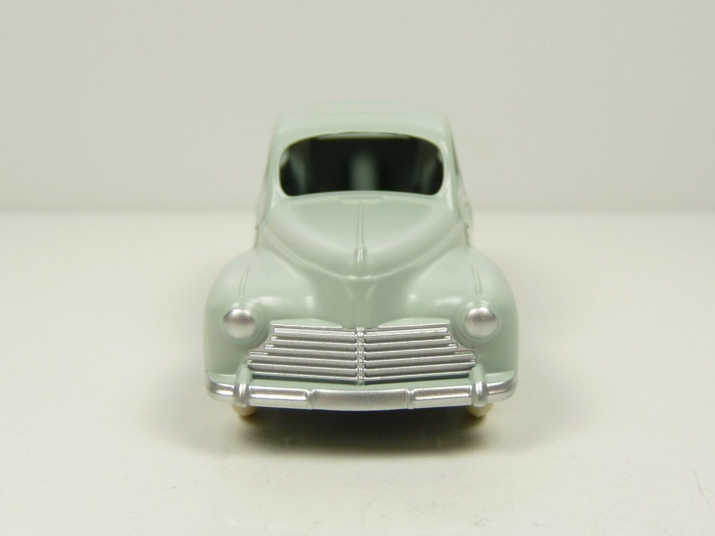 DT259 Voiture 1/43 réédition DINKY TOYS DeAgostini : PEUGEOT 203 24 R