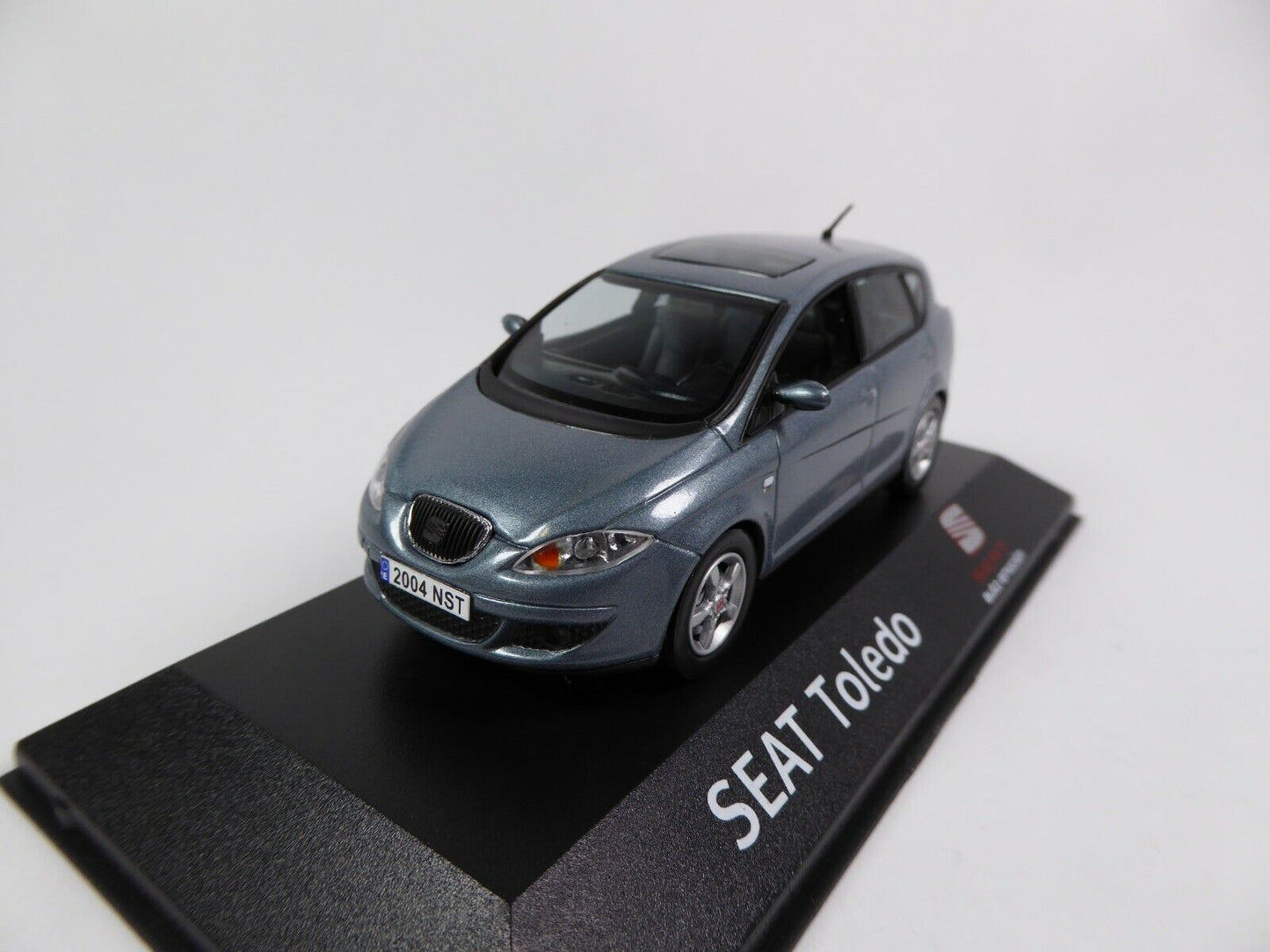 SEA20 Voiture 1/43 SEAT dealer models FISCHER : TOLEDO III