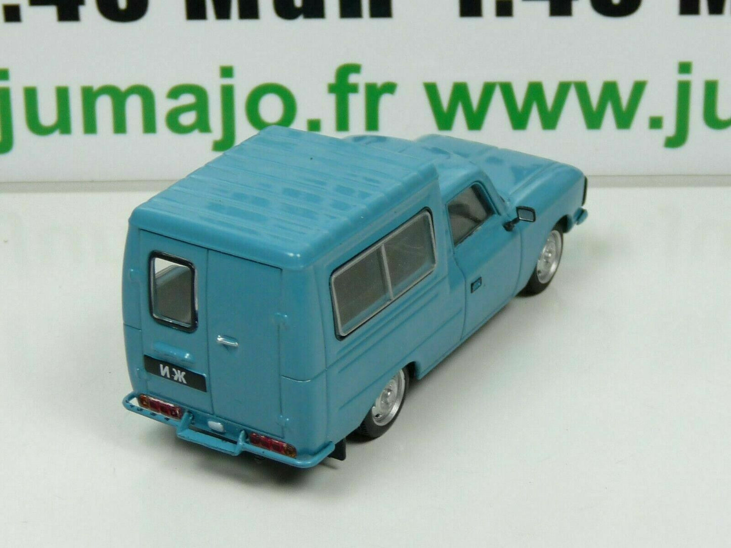RUS5 Voiture 1/43 IXO déagostini RUSSE URSS : AZLK IZH-27156 VAN