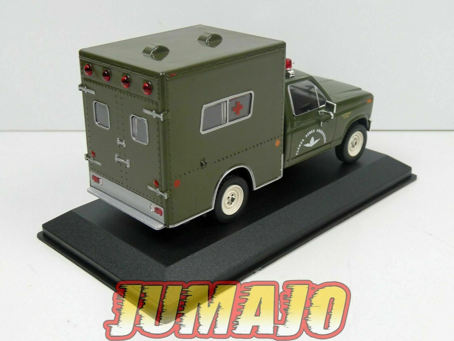 LOT 4 Voitures pick-up 1/43 SALVAT: FORD F-100 et FORD F 150