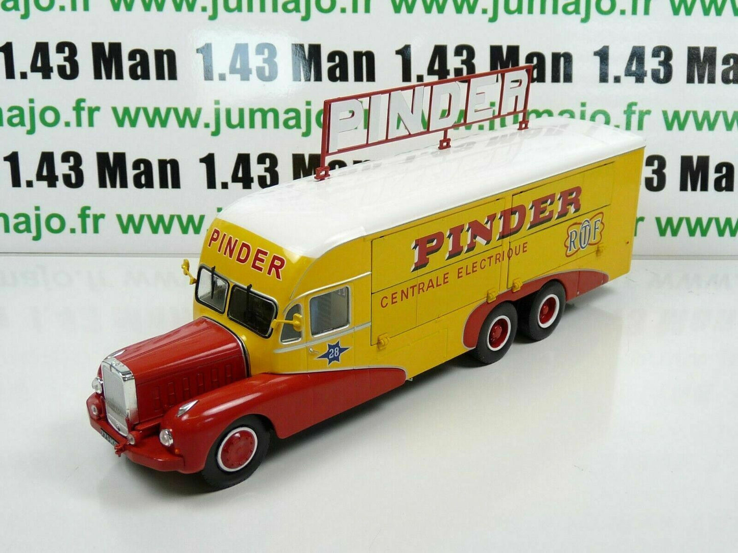 LOT 3 Camions 1/43 CIRQUE PINDER IXO : BERNARD + UNIC ZU51 + Range Rover