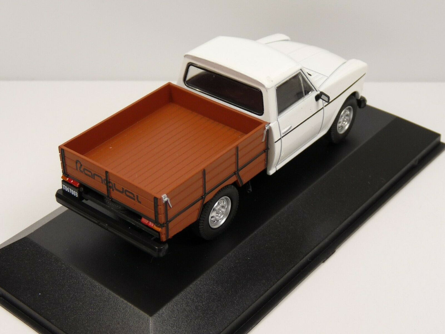 LOT 4 1/43 SALVAT PICK-UP : FORD F100, Chevrolet Silverado, Ranquel