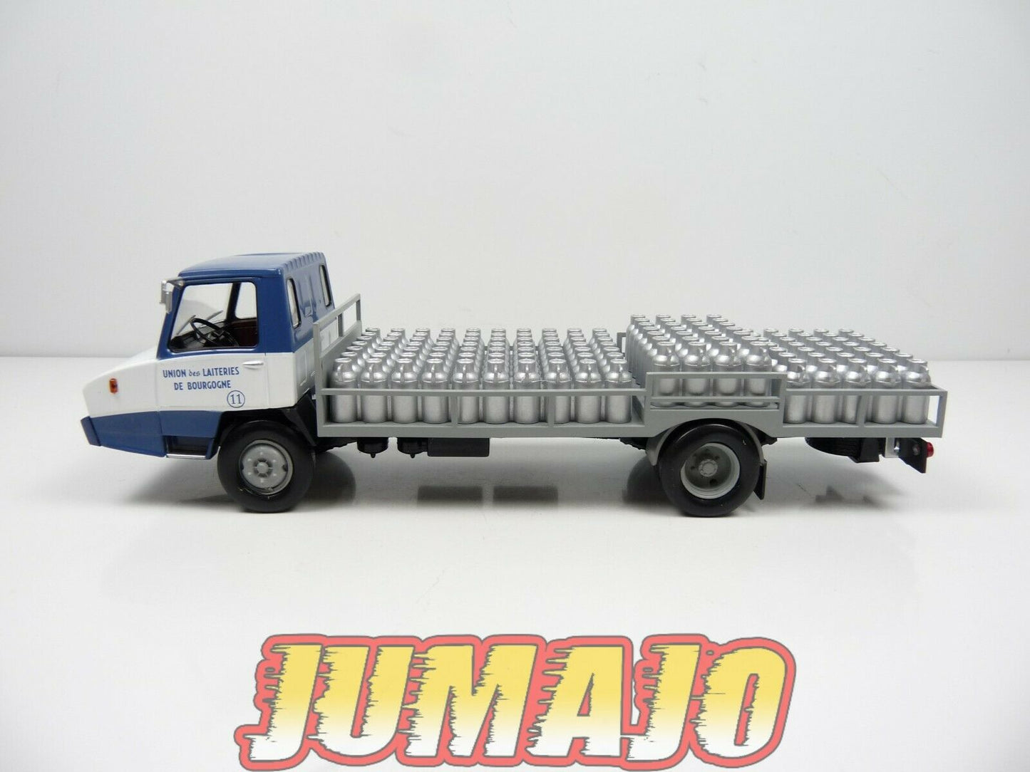 BER19 CAMIONS 1/43 Hachette IXO BERLIET STRADAIR LAITIER Bourgogne