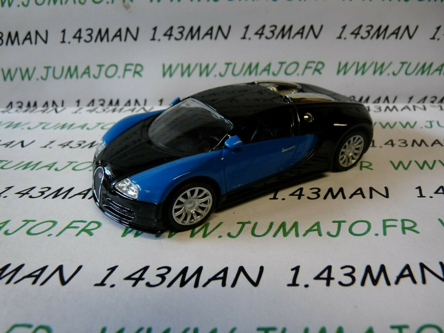 LOT 2 BUGATTI IXO SC5D + DC4N : BUGATTI VEYRON 16.4 2005 bleu + CHIRON 2016