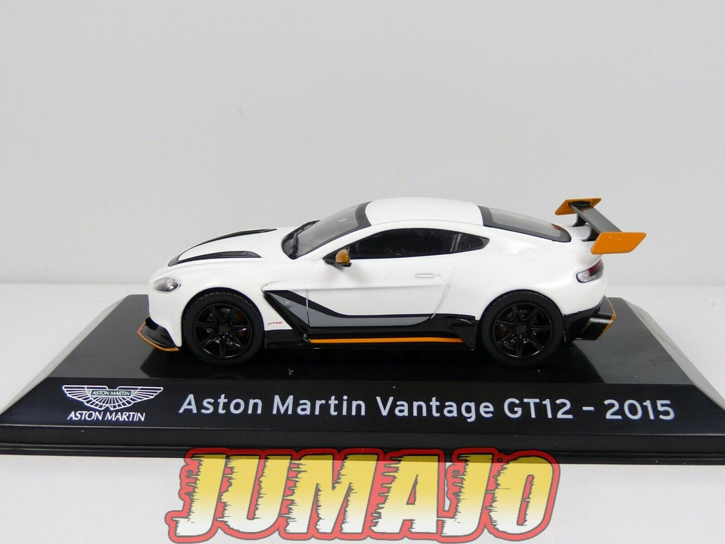 SC38 voiture 1/43 SALVAT Supercars : ASTON MARTIN Vantage GT12 2015