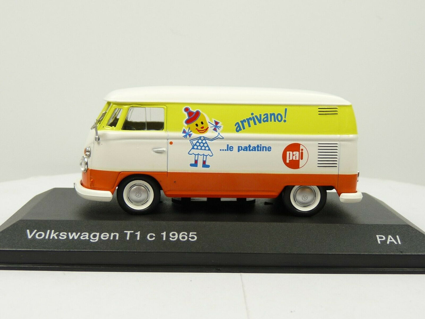VCE4 1/43 IXO Commerciale Epoque : Volkswagen Kombi T1 c 1965 PAI