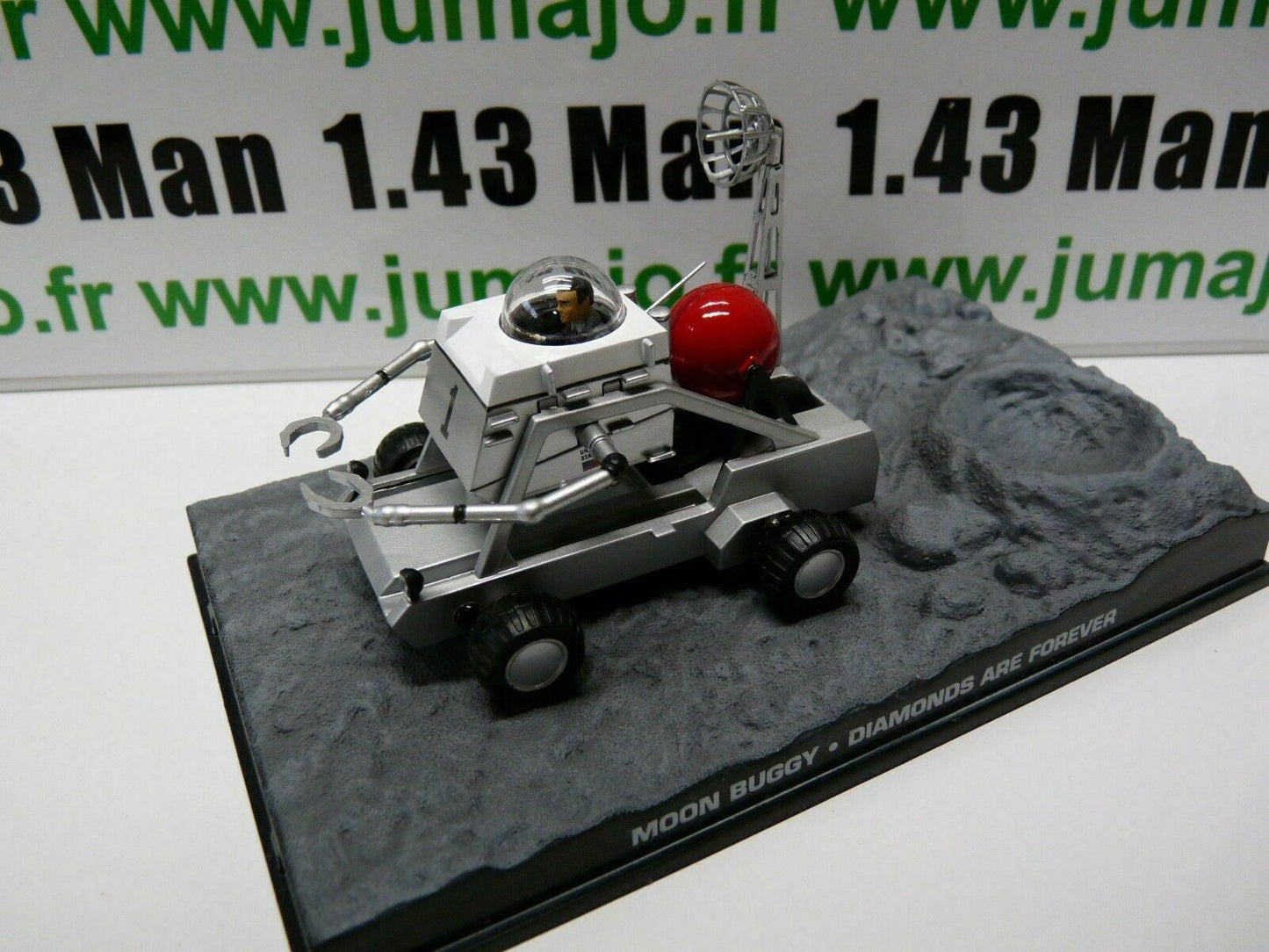 lot 2 Voitures 1/43 IXO 1/43 IXO 007 JAMES BOND : ferrari, lunaire JB 10, 31