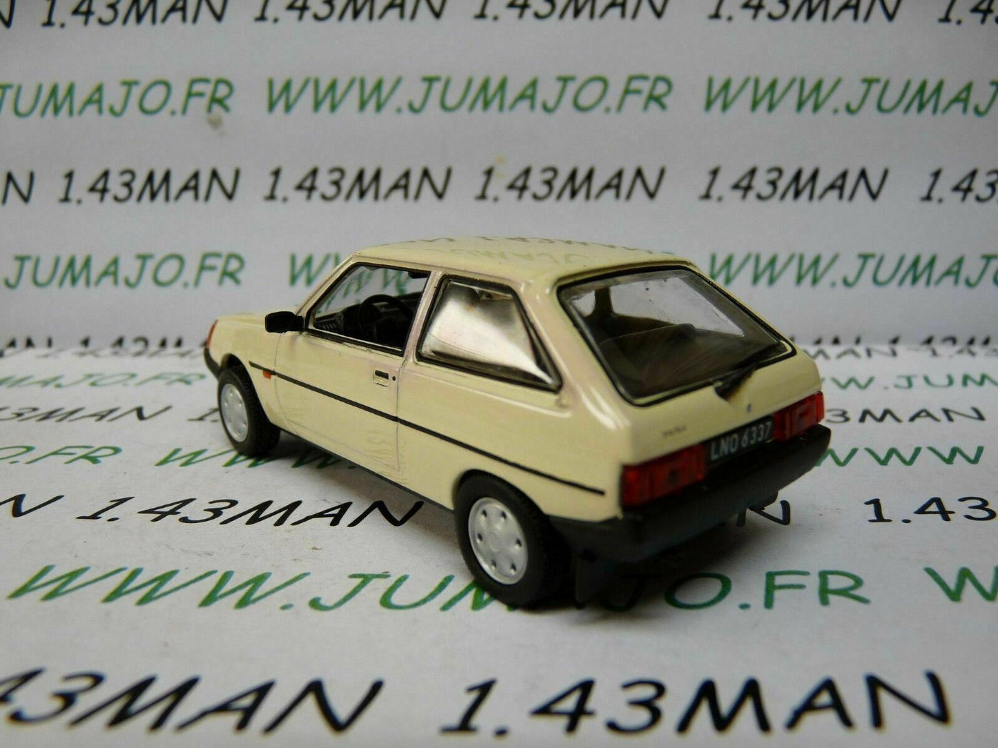 PL143 Voiture 1/43 IXO IST DeAgostini POLOGNE : ZAZ 1102 Tavria