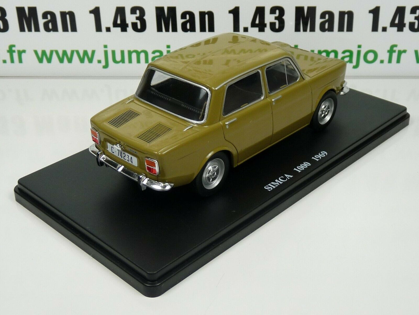 VQ6+18 LOT 2 Voitures 1/24 SALVAT/ LEO models : SIMCA 1000
