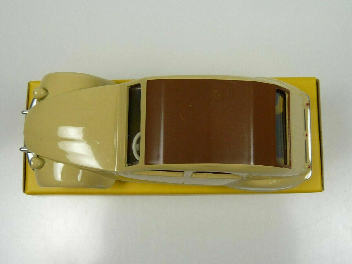 DT268 voiture 1/43 réédition DINKY TOYS DeAgostini : CITROEN 2 CV Modèle 61 558