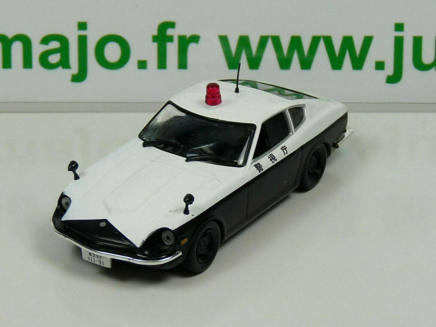 lot 2 X 1/43 IST deAgostini Police du Monde : UK HONDA NSX Datsun 240Z PM5 + PM8
