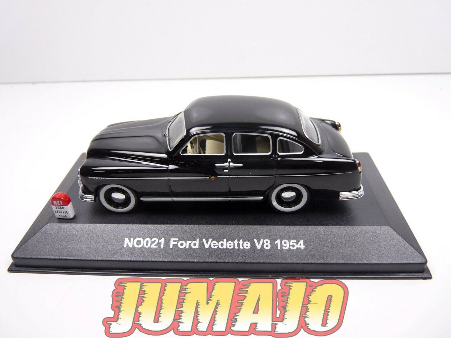 FRD1 voiture UNIVERSAL HOBBIES NOSTALGIE 1/43 : FORD vedette V8 1954