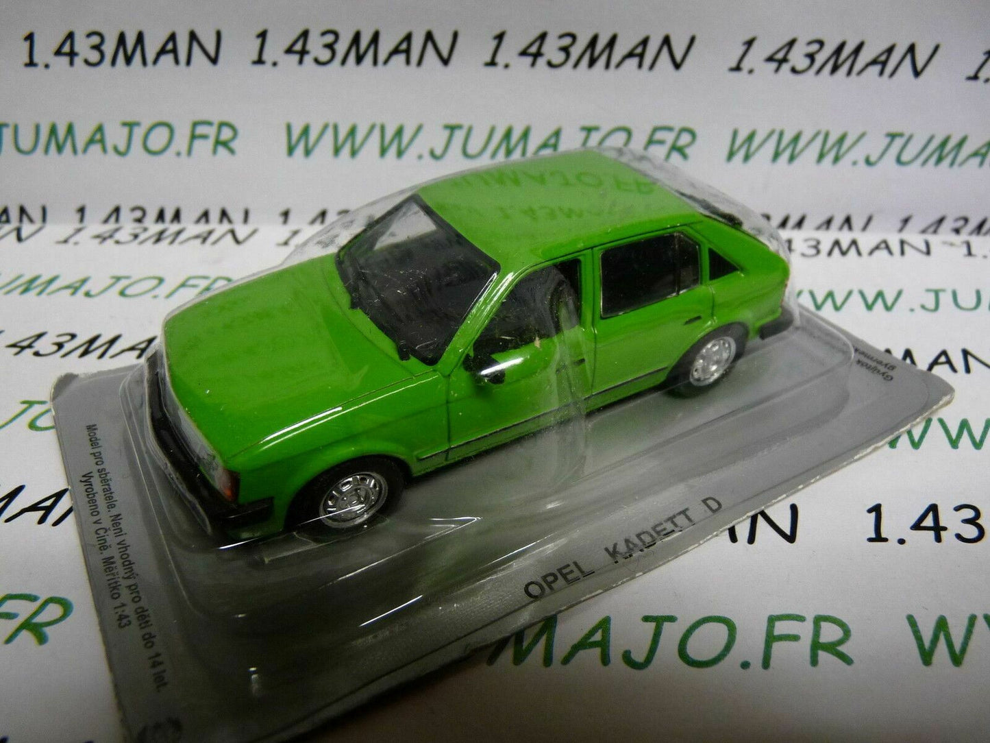 PL204 Voiture 1/43 IXO IST DeAgostini POLOGNE : OPEL Kadett D 5 portes
