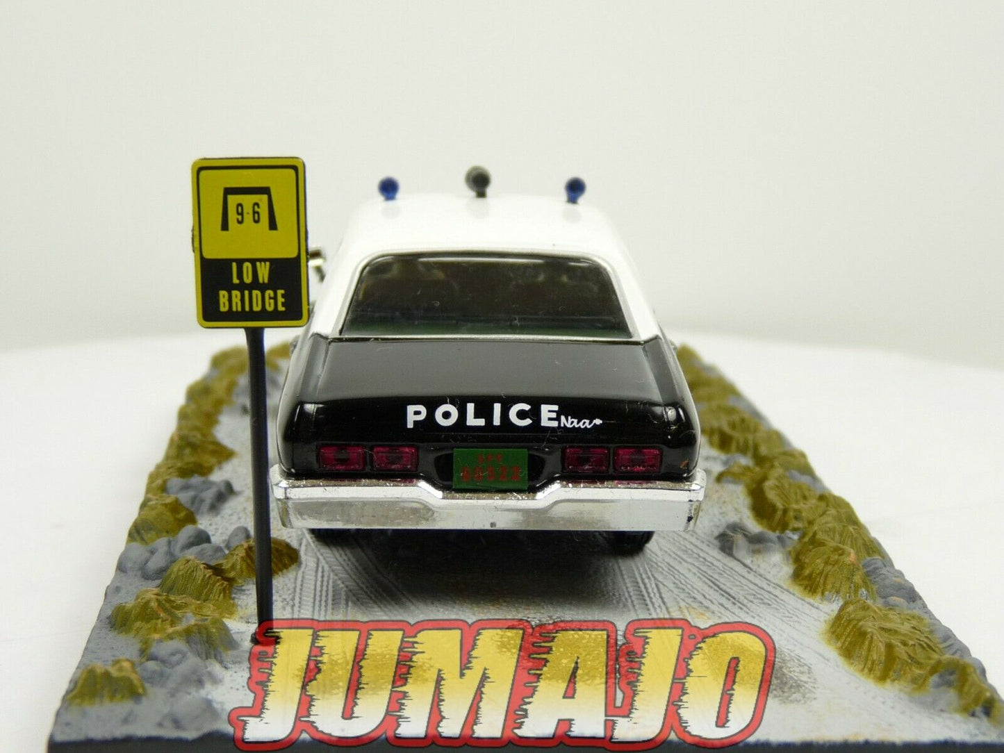 JB43 voiture 1/43 IXO 007 JAMES BOND : CHEVROLET Nova live and let die