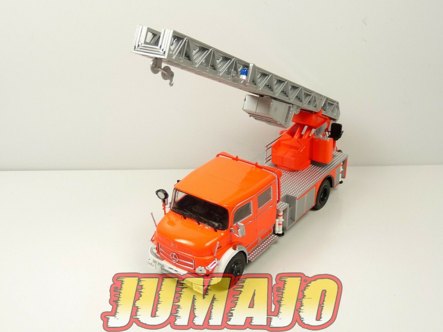 CP4 camion POMPIER 1/43 IXO salvat MERCEDES L1519 grande échelle