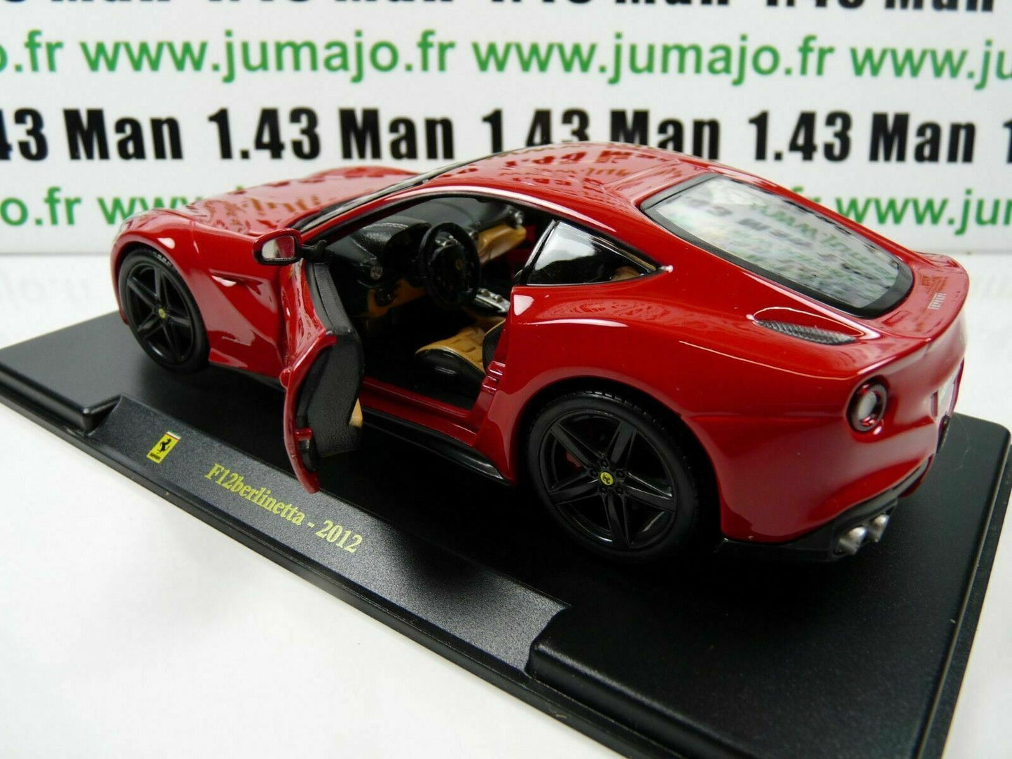 FVQ61 Voiture 1/24 HACHETTE FERRARI GT : F12 BERLINETTA-2012
